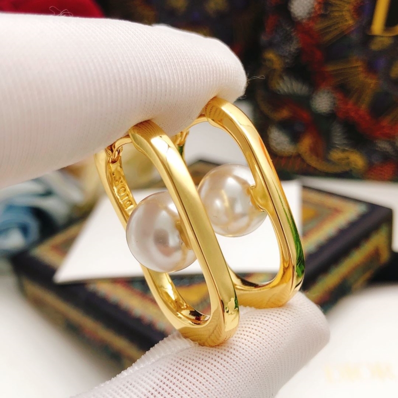 chr1st1an D10r earrings